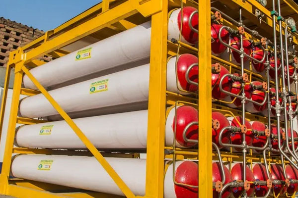Menyediakan dan mendistribusikan kebutuhan gas seperti LPG, oksigen, nitrogen, dan gas
industri lainnya secara aman dan terpercaya.